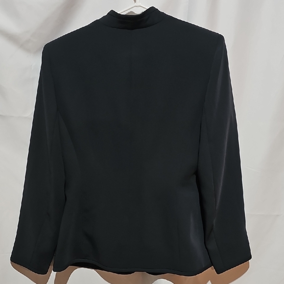 Kasper Women's Elegant Black Suit Jacket - Picture 2 of 6